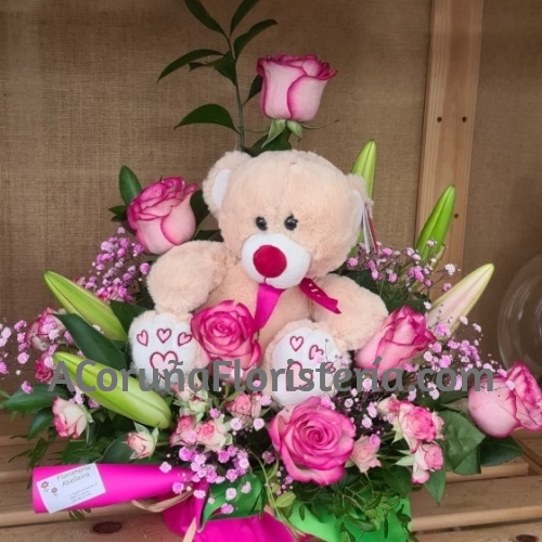 Centro de Rosas y Lilium con Peluche
